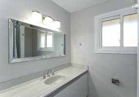 2176-A Lambeth Walk,Ottawa,Canada K2C1E9,4 Bedrooms Bedrooms,2 BathroomsBathrooms,Multi-Family,Lambeth Walk,1025