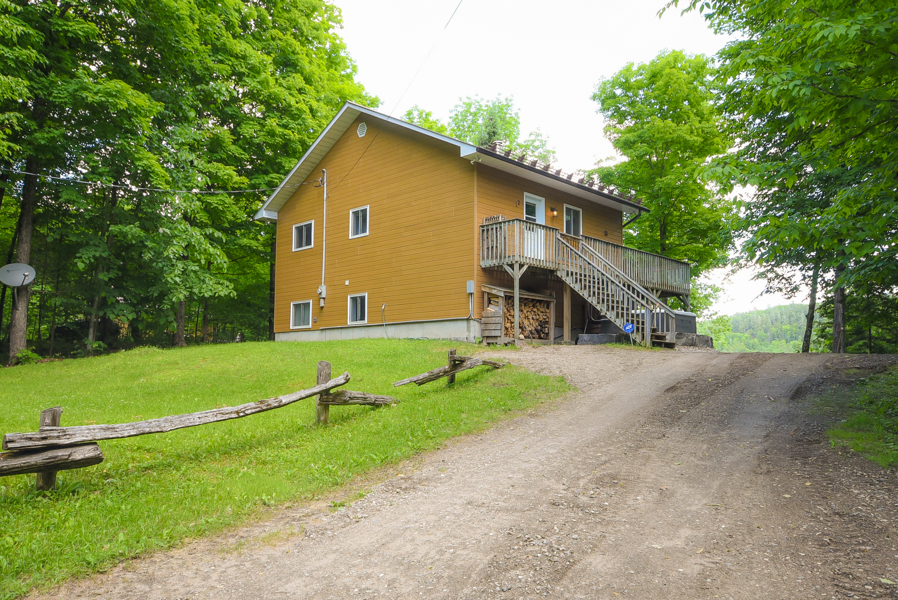 12 ch des cedres, Northfield, Quebec, Canada, 4 Bedrooms Bedrooms, ,2 BathroomsBathrooms,Cottage,Vacation Rental,Harvest Moon,ch des cedres,1000