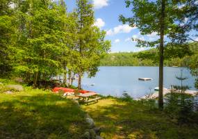 12 ch des cedres, Northfield, Quebec, Canada, 4 Bedrooms Bedrooms, ,2 BathroomsBathrooms,Cottage,Vacation Rental,Harvest Moon,ch des cedres,1000