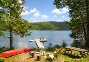 12 ch des cedres, Northfield, Quebec, Canada, 4 Bedrooms Bedrooms, ,2 BathroomsBathrooms,Cottage,Vacation Rental,Harvest Moon,ch des cedres,1000