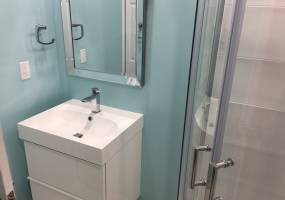 1153 Parkway Dr, Ottawa, Ontario, Canada, 4 Bedrooms Bedrooms, ,2 BathroomsBathrooms,Multi-Family,For Rent - Upper Unit,Parkway Dr,1012