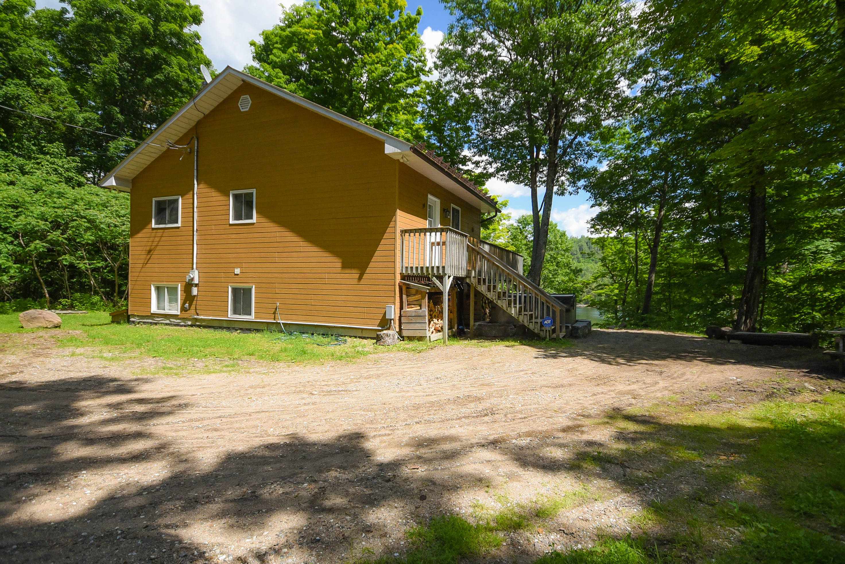 14 ch des cedres, Northfield, Quebec, Canada, 3 Bedrooms Bedrooms, ,2 BathroomsBathrooms,Cottage,Vacation Rental,Flower Moon Cottage,ch des cedres,1001