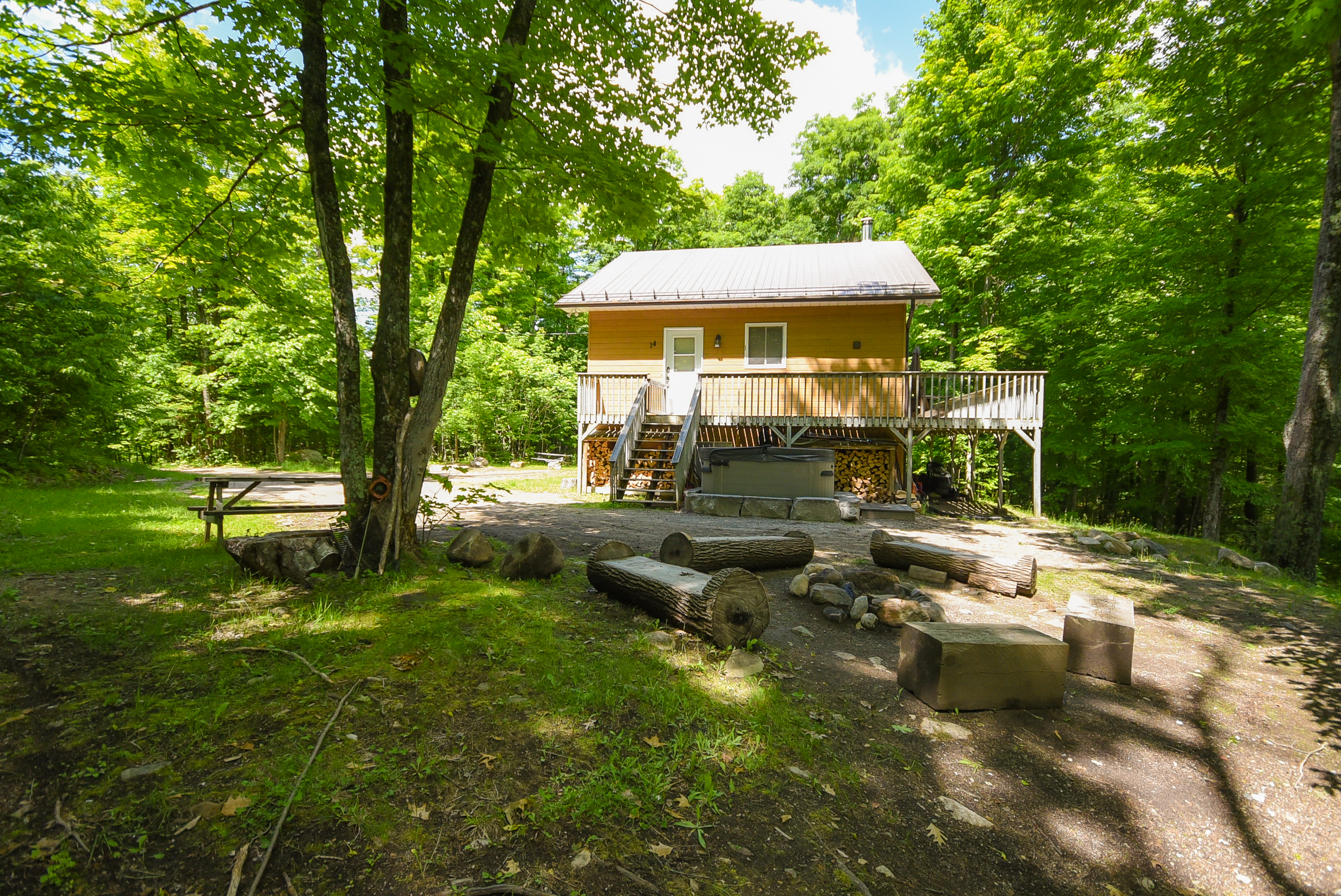 14 ch des cedres, Northfield, Quebec, Canada, 3 Bedrooms Bedrooms, ,2 BathroomsBathrooms,Cottage,Vacation Rental,Flower Moon Cottage,ch des cedres,1001