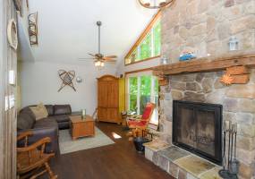 14 ch des cedres, Northfield, Quebec, Canada, 3 Bedrooms Bedrooms, ,2 BathroomsBathrooms,Cottage,Vacation Rental,Flower Moon Cottage,ch des cedres,1001