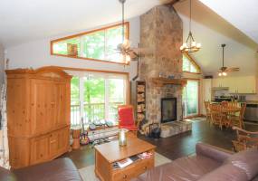 14 ch des cedres, Northfield, Quebec, Canada, 3 Bedrooms Bedrooms, ,2 BathroomsBathrooms,Cottage,Vacation Rental,Flower Moon Cottage,ch des cedres,1001