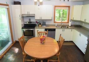 14 ch des cedres, Northfield, Quebec, Canada, 3 Bedrooms Bedrooms, ,2 BathroomsBathrooms,Cottage,Vacation Rental,Flower Moon Cottage,ch des cedres,1001