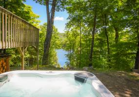 14 ch des cedres, Northfield, Quebec, Canada, 3 Bedrooms Bedrooms, ,2 BathroomsBathrooms,Cottage,Vacation Rental,Flower Moon Cottage,ch des cedres,1001