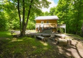 14 ch des cedres, Northfield, Quebec, Canada, 3 Bedrooms Bedrooms, ,2 BathroomsBathrooms,Cottage,Vacation Rental,Flower Moon Cottage,ch des cedres,1001