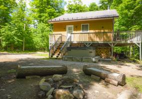 14 ch des cedres, Northfield, Quebec, Canada, 3 Bedrooms Bedrooms, ,2 BathroomsBathrooms,Cottage,Vacation Rental,Flower Moon Cottage,ch des cedres,1001