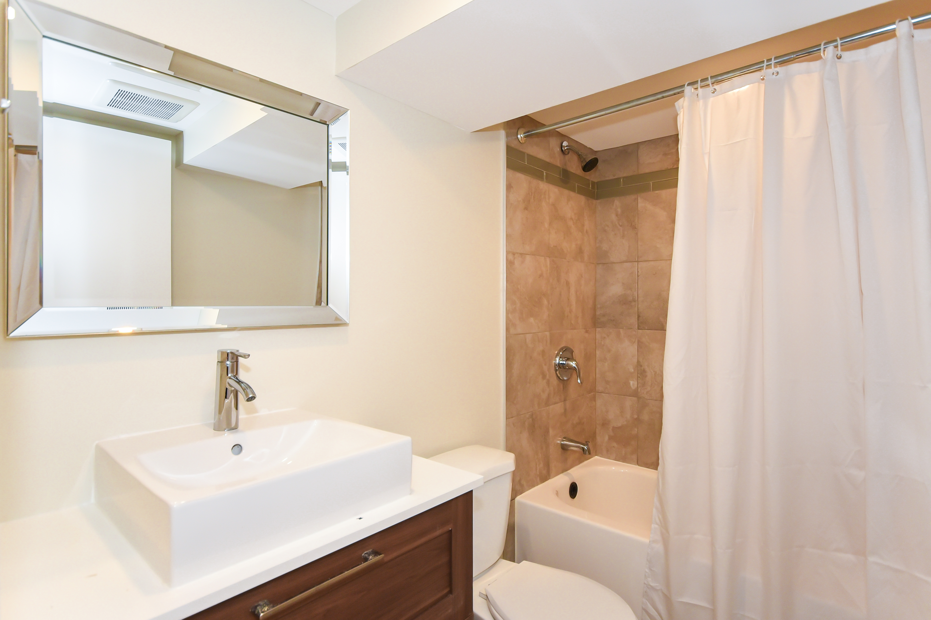 2176-B Lambeth Walk, Ottawa, Ontario, Canada K2C1E9, 4 Bedrooms Bedrooms, ,2.5 BathroomsBathrooms,Multi-Family,For Rent - Lower Unit,Lambeth Walk,1026