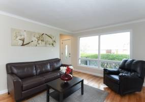 Iris Street,Ottawa,Canada K2C 1B3,4 Bedrooms Bedrooms, 2 Bathrooms,Multi-Family,Iris Street,1031