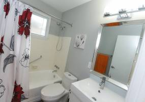 Iris Street,Ottawa,Canada K2C 1B3,4 Bedrooms Bedrooms, 2 Bathrooms,Multi-Family,Iris Street,1031