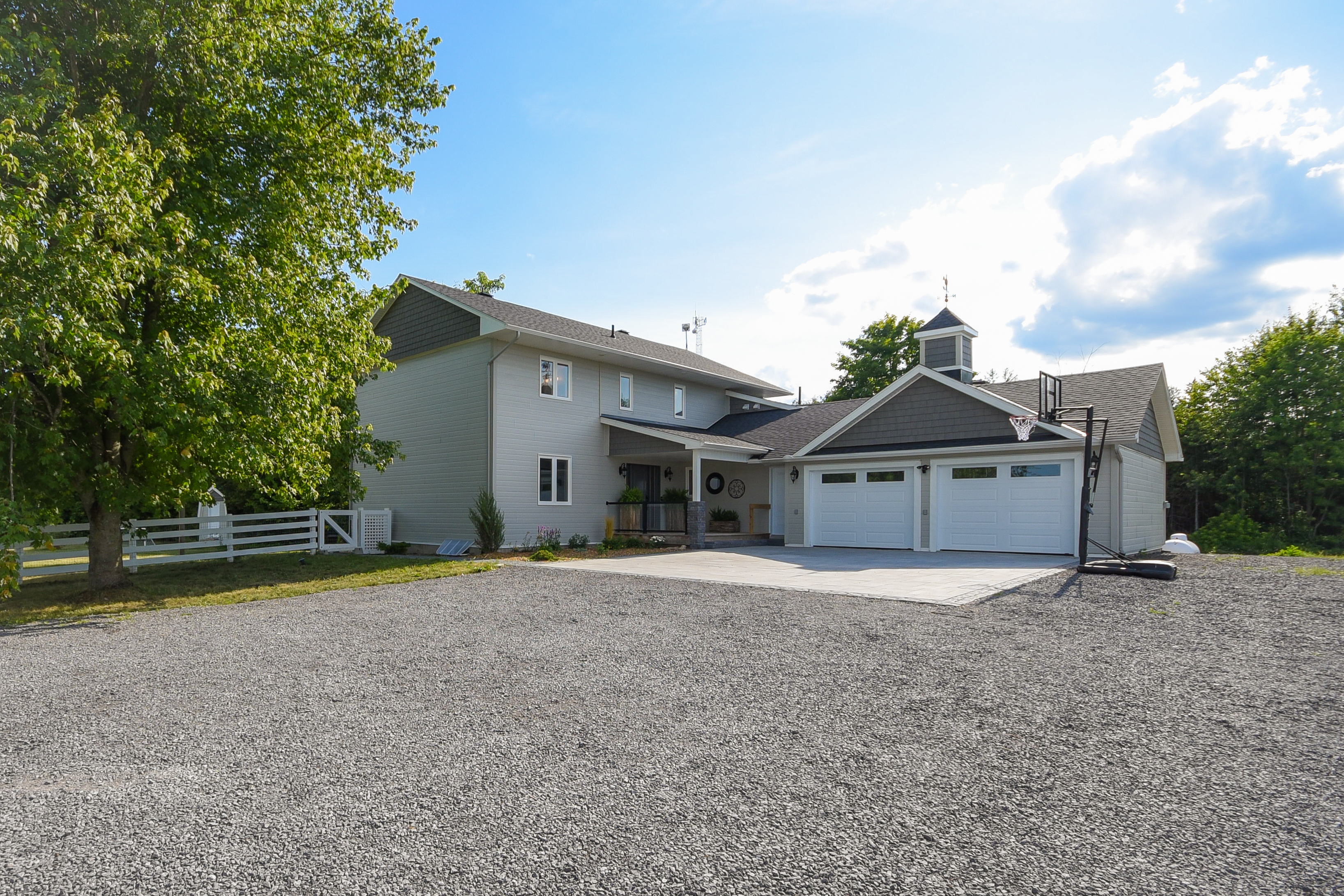 8215 Fernbank Road, Ashton, Ashton, Ontario, Canada, 4 Bedrooms Bedrooms, ,3 BathroomsBathrooms,Single Family,For Sale,Ashton Villa Retreat,Fernbank Road,1083