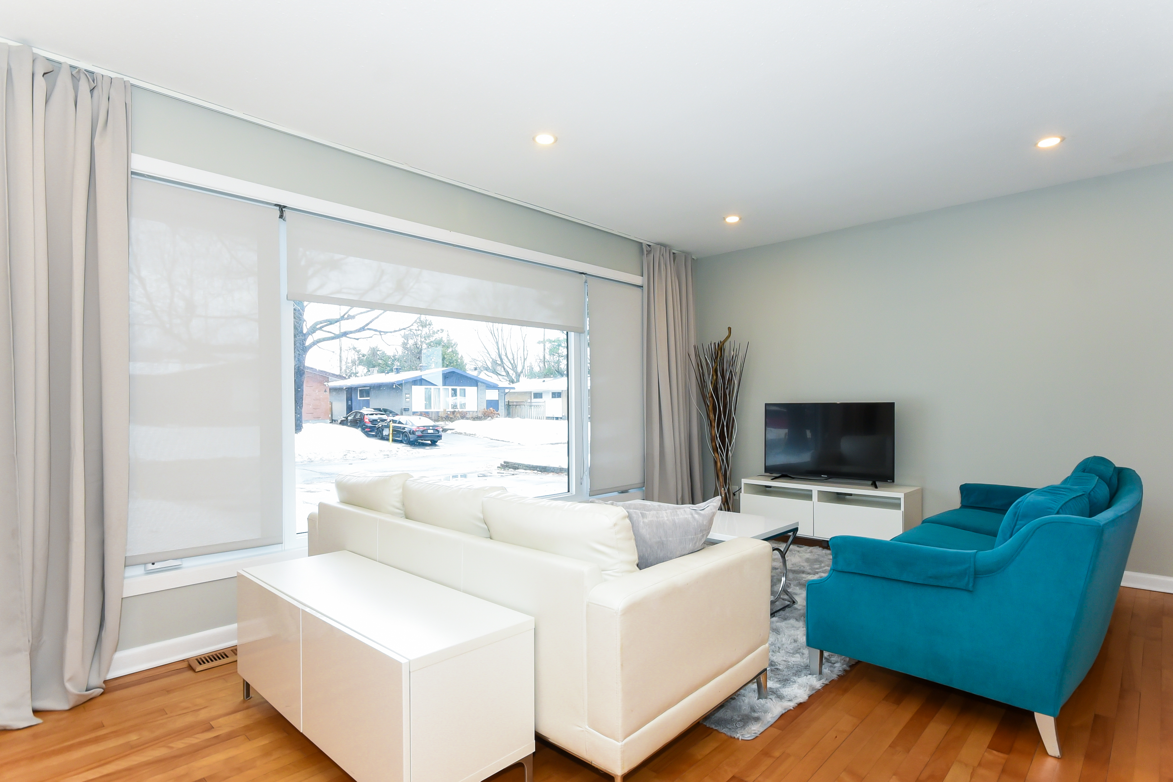 Address not available!, 3 Bedrooms Bedrooms, ,1 BathroomBathrooms,Multi-Family,For Rent - Upper Unit,Lambeth Walk,1087