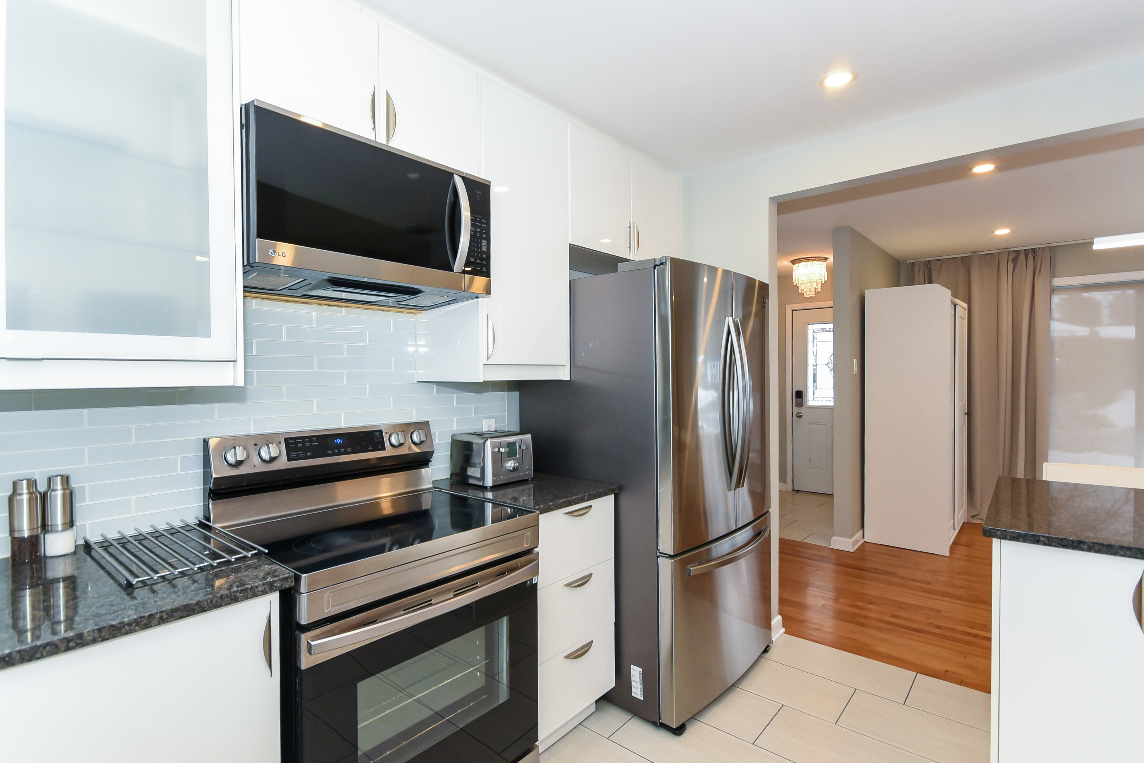 Address not available!, 3 Bedrooms Bedrooms, ,1 BathroomBathrooms,Multi-Family,For Rent - Upper Unit,Lambeth Walk,1087