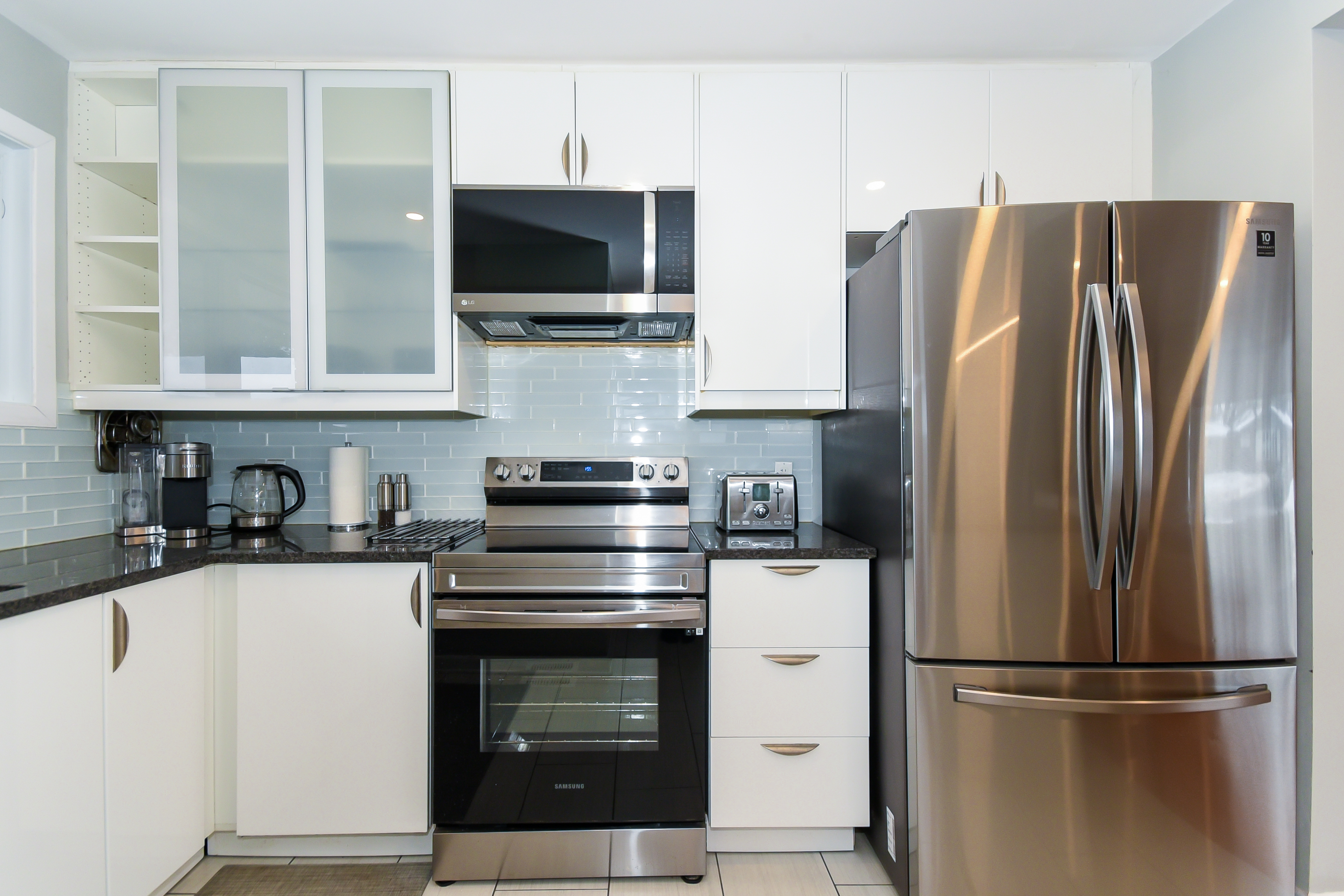 Address not available!, 3 Bedrooms Bedrooms, ,1 BathroomBathrooms,Multi-Family,For Rent - Upper Unit,Lambeth Walk,1087