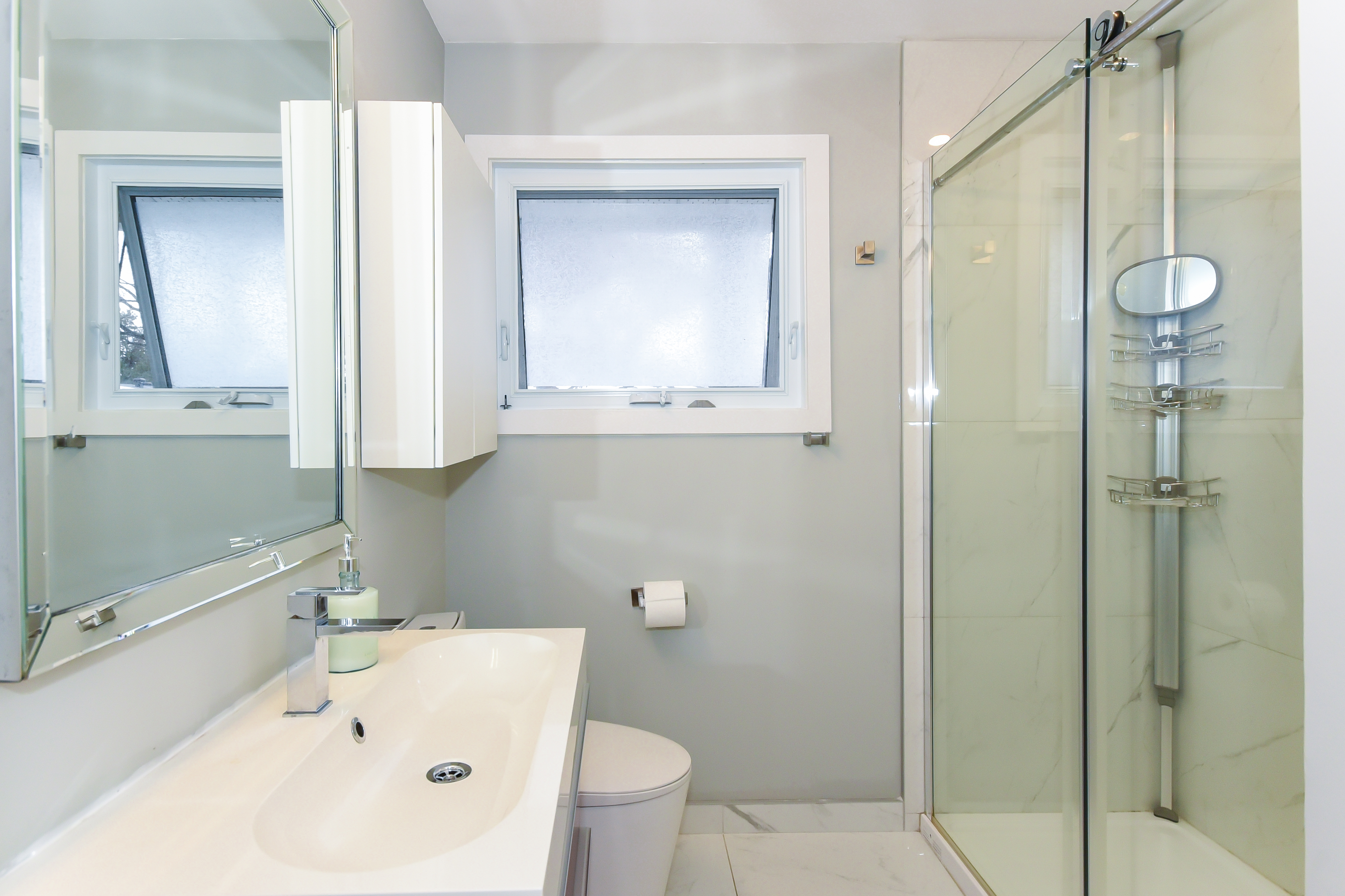 Address not available!, 3 Bedrooms Bedrooms, ,1 BathroomBathrooms,Multi-Family,For Rent - Upper Unit,Lambeth Walk,1087
