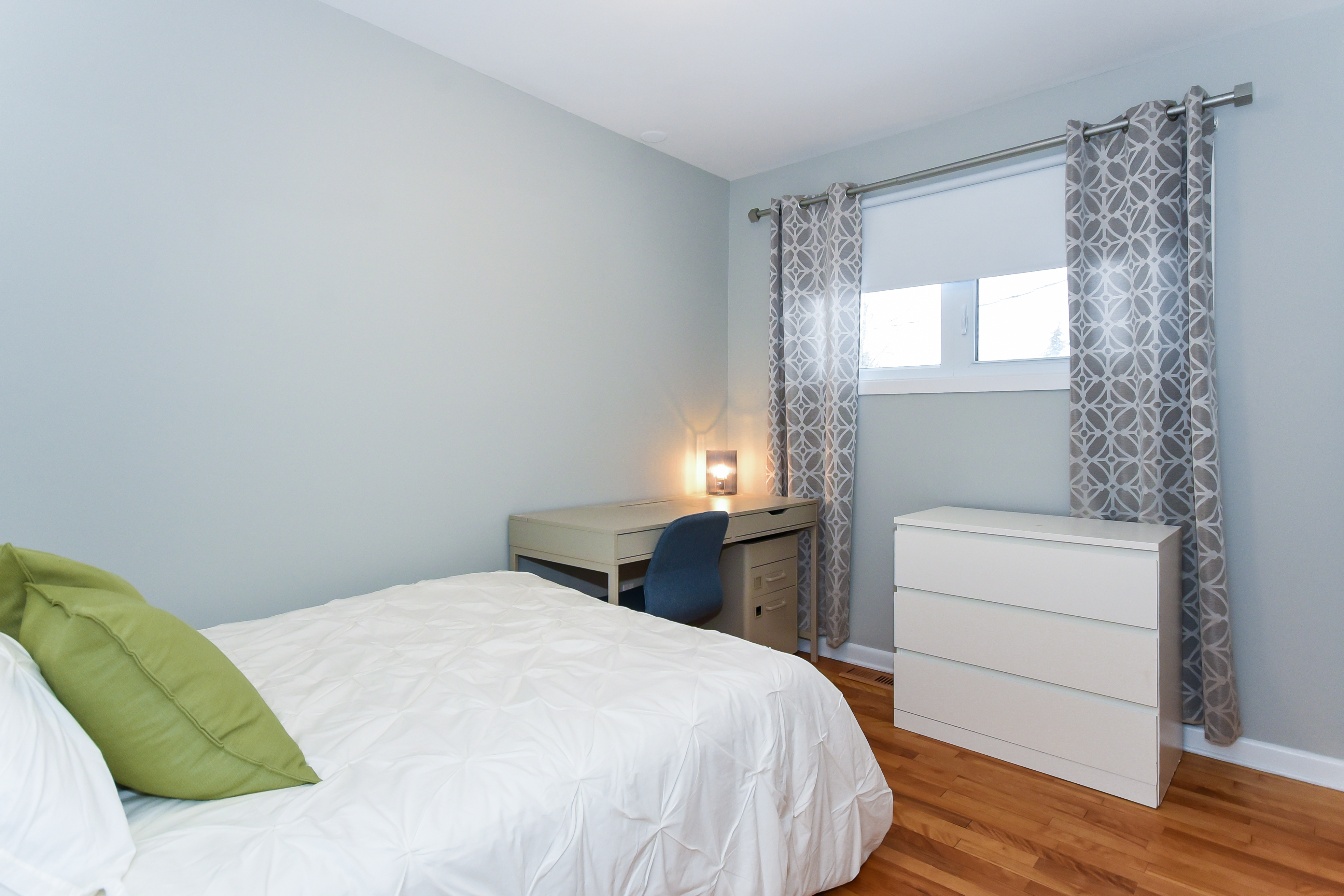 Address not available!, 3 Bedrooms Bedrooms, ,1 BathroomBathrooms,Multi-Family,For Rent - Upper Unit,Lambeth Walk,1087