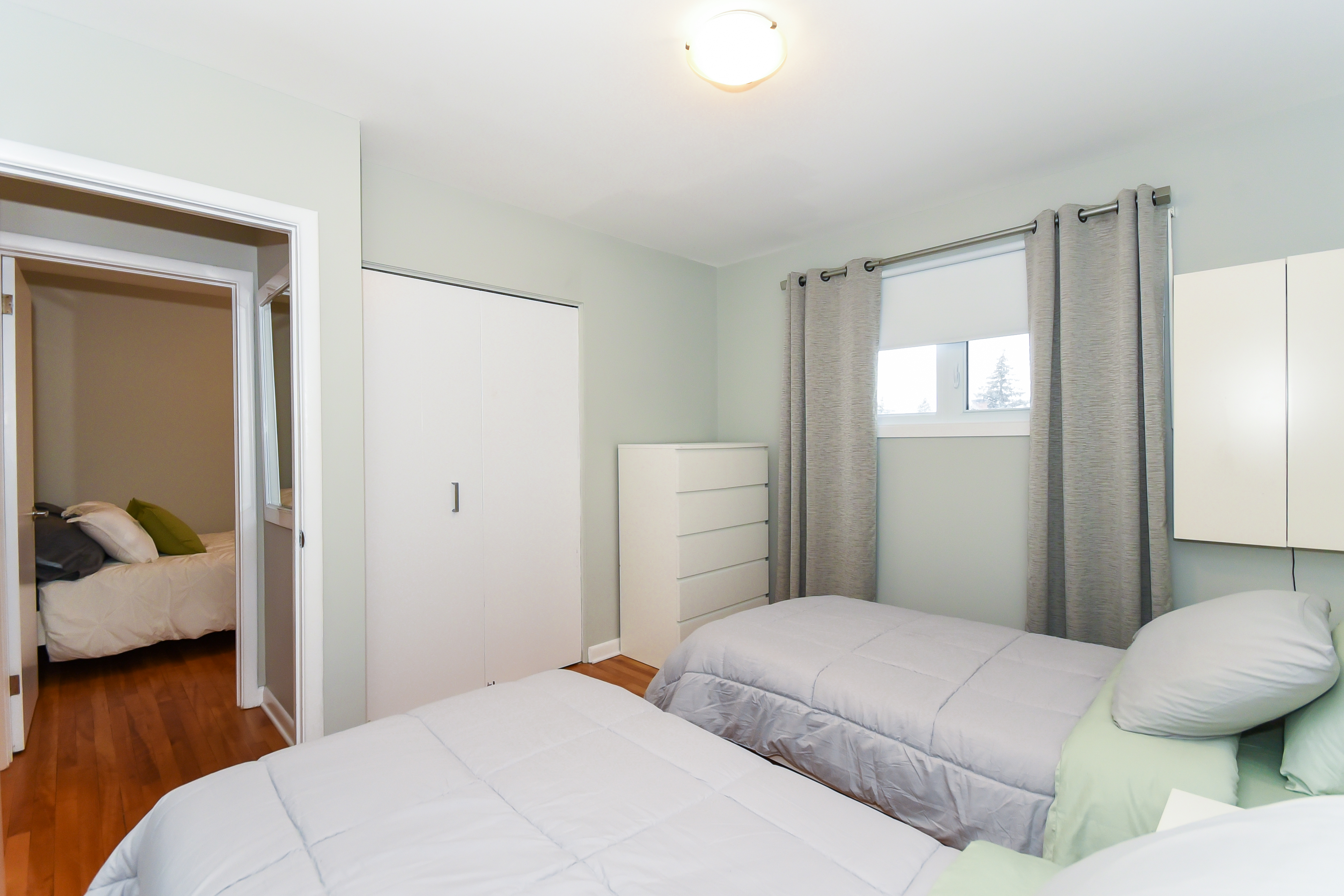 Address not available!, 3 Bedrooms Bedrooms, ,1 BathroomBathrooms,Multi-Family,For Rent - Upper Unit,Lambeth Walk,1087