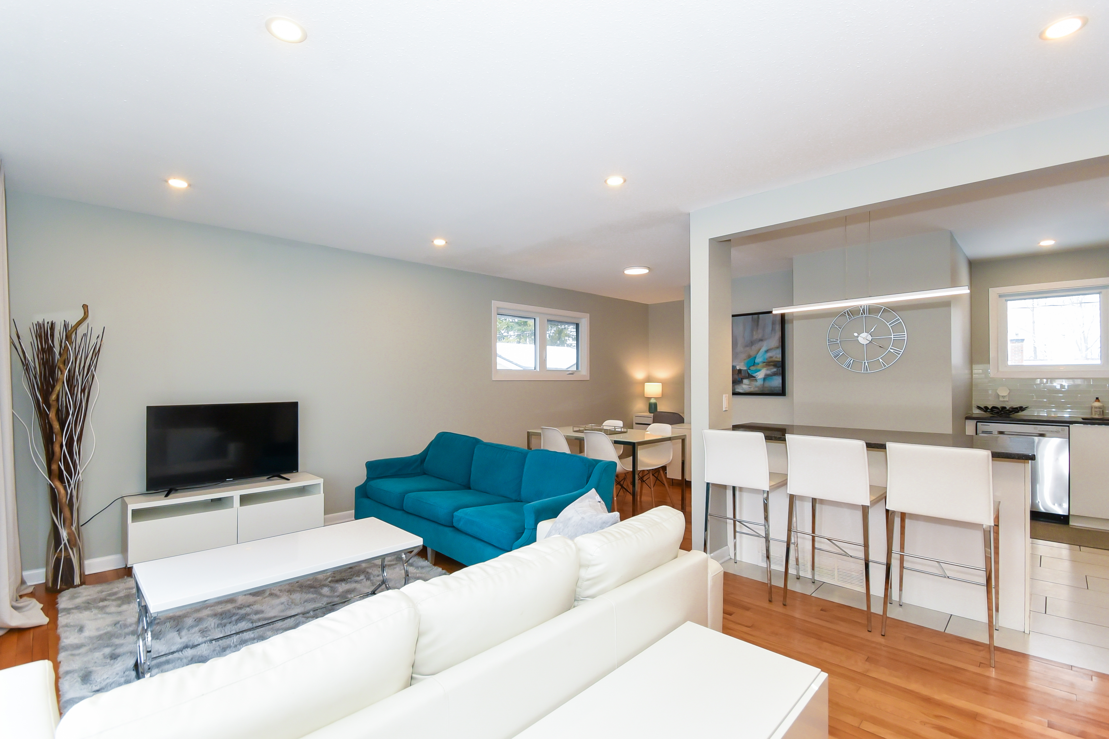Address not available!, 3 Bedrooms Bedrooms, ,1 BathroomBathrooms,Multi-Family,For Rent - Upper Unit,Lambeth Walk,1087